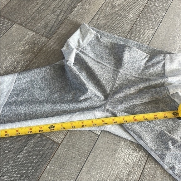 Outdoor Voices Size Small Gray High-Waisted Leggings. - Picture 8 of 8